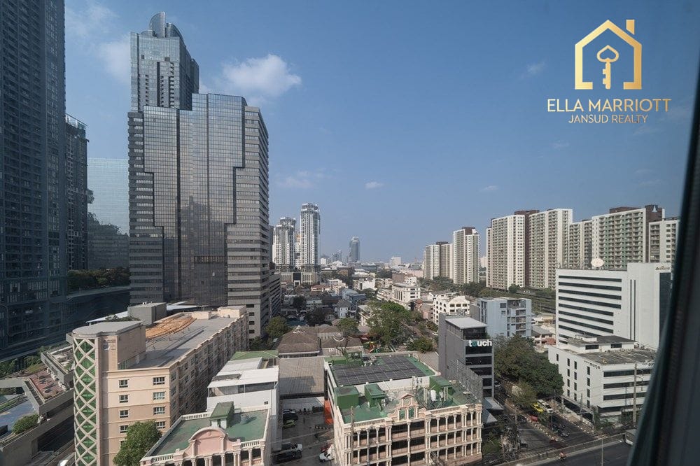 2-Bed Condo Steps from MRT Phra Ram 9 in Bangkok Hub 24