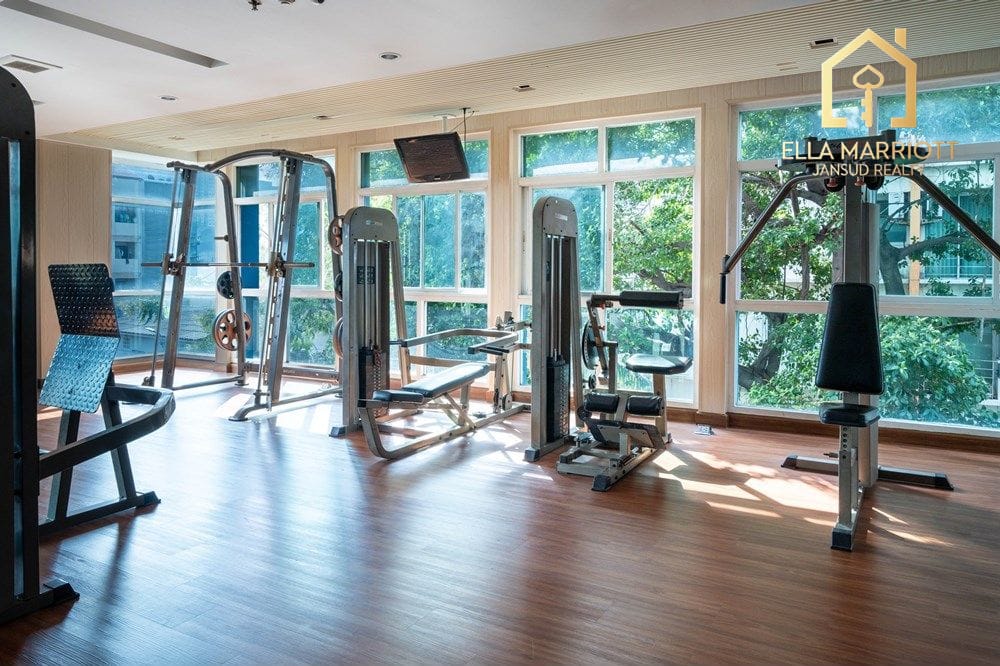 2-Bed Condo Steps from MRT Phra Ram 9 in Bangkok Hub 26