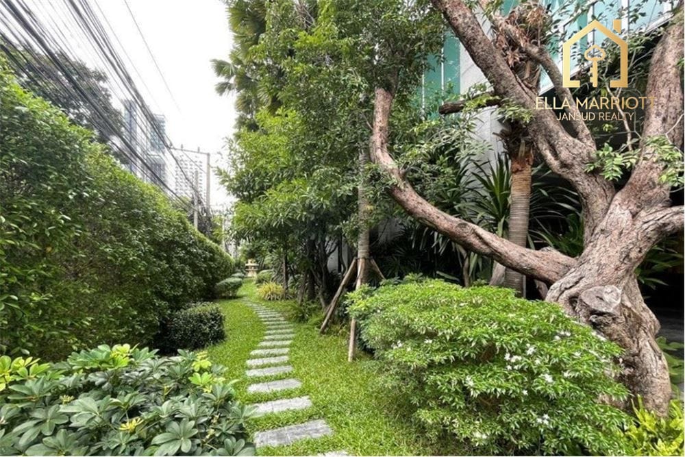 Pet-Friendly 3-Bedroom Apartment for Rent in Sukhumvit 23 12