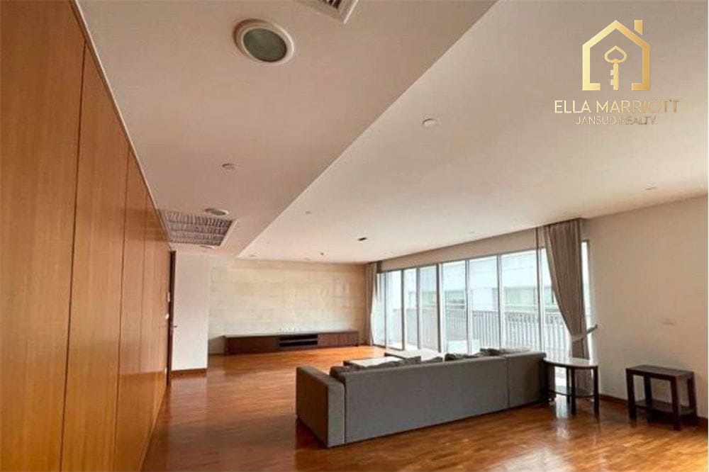 Pet-Friendly 3-Bedroom Apartment for Rent in Sukhumvit 23 2