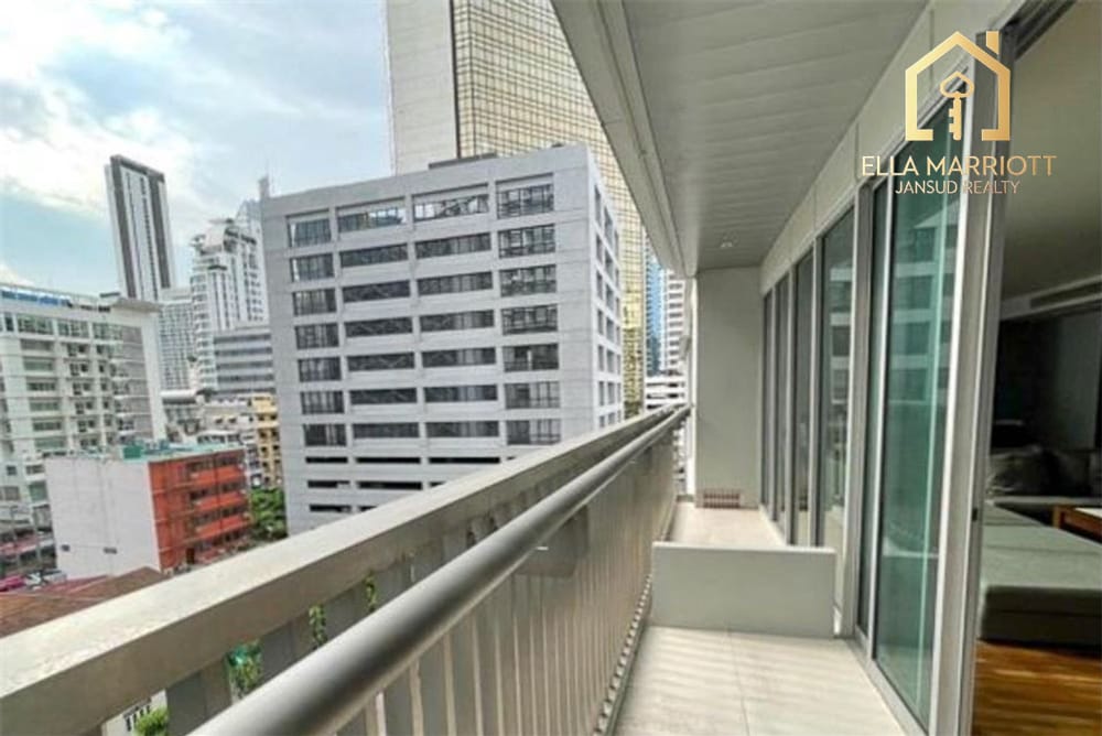 Pet-Friendly 3-Bedroom Apartment for Rent in Sukhumvit 23 5