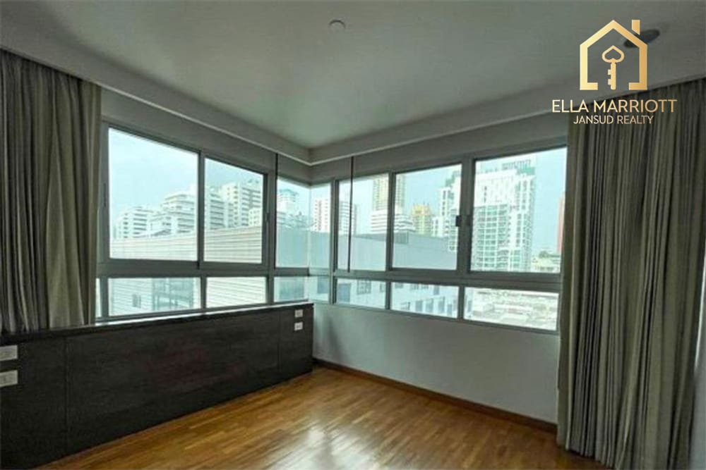 Pet-Friendly 3-Bedroom Apartment for Rent in Sukhumvit 23 6