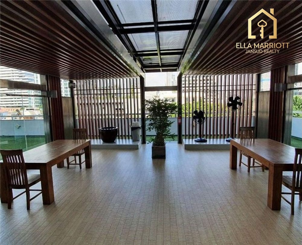 Pet-Friendly 3-Bedroom Apartment for Rent in Sukhumvit 23 9