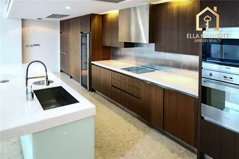 4-Bedroom Condo at Ficus Lane — 6 min walk to BTS Phra Khanong 6