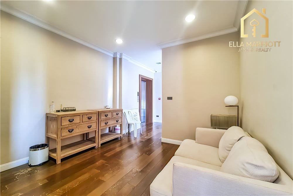 For Sale with Tenant | 749 Residence Townhouse with Private Pool 10