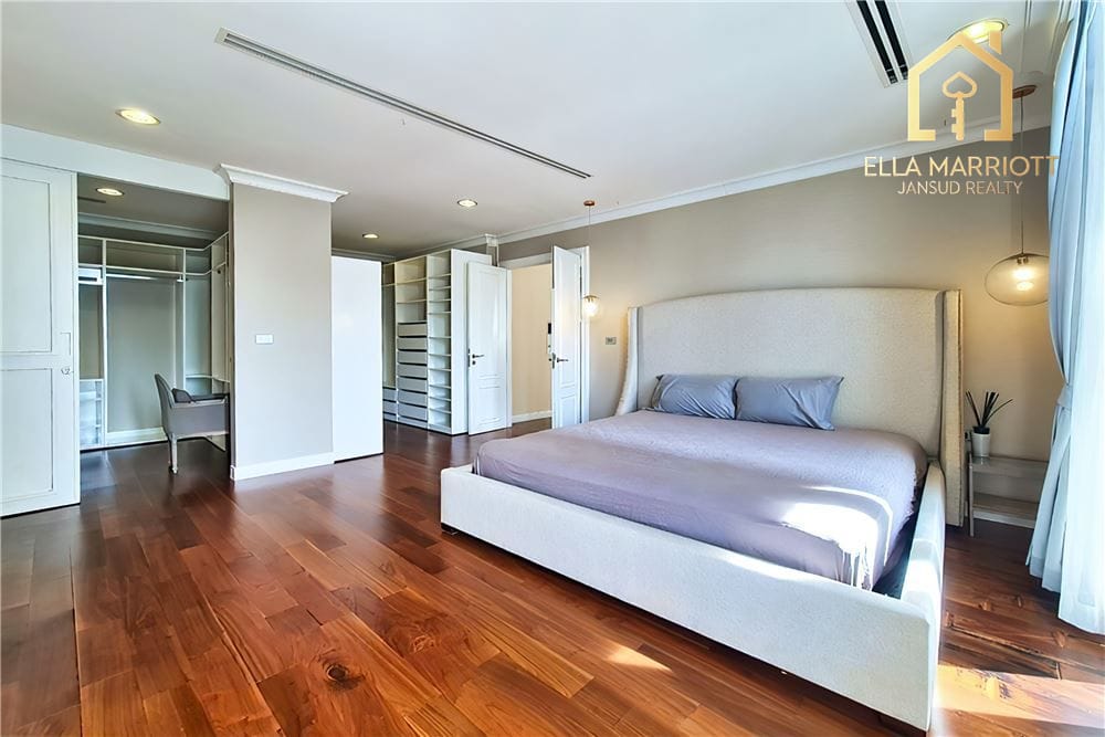 For Sale with Tenant | 749 Residence Townhouse with Private Pool 13