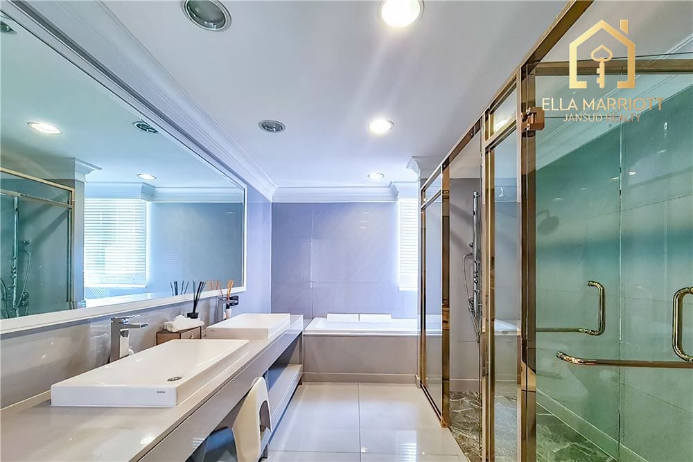 For Sale with Tenant | 749 Residence Townhouse with Private Pool 15