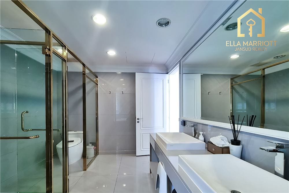 For Sale with Tenant | 749 Residence Townhouse with Private Pool 16