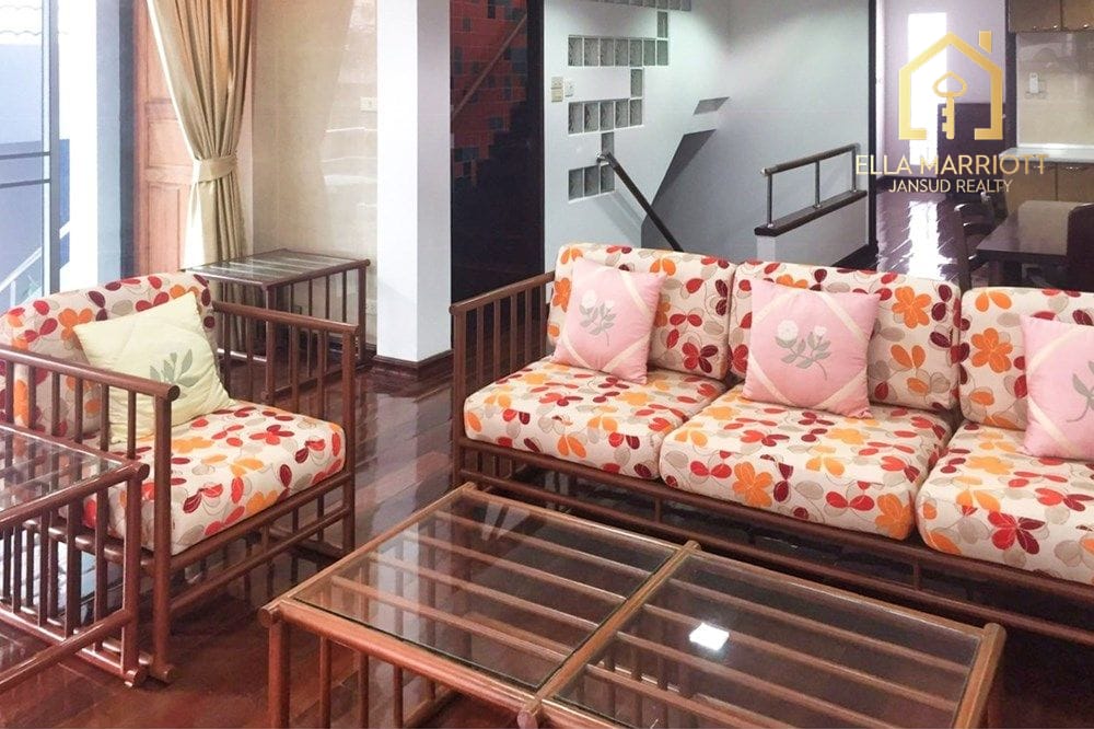 3-Bedroom Detached House in Sukhumvit 65 2