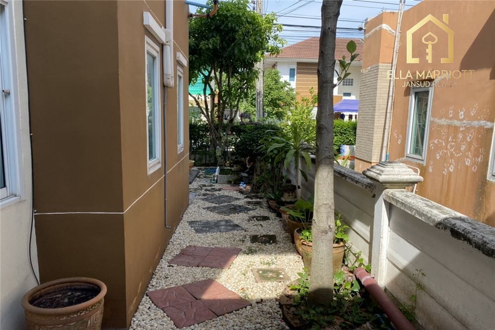 Luxury Detached House for Sale in Phum Siri, Klong 7 - 4.59 Million THB 33