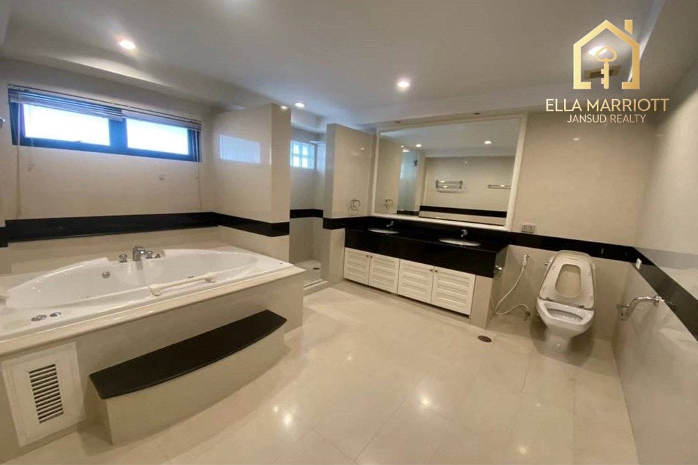 6-Bedroom Condo for Rent: Duplex Penthouse – 650 SQM, Sukhumvit 39 7