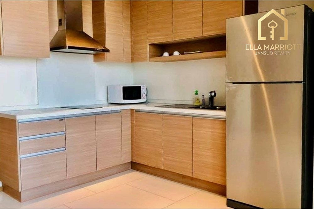 "Experience Urban Luxury in Bangkok's Duplex Retreat" 6