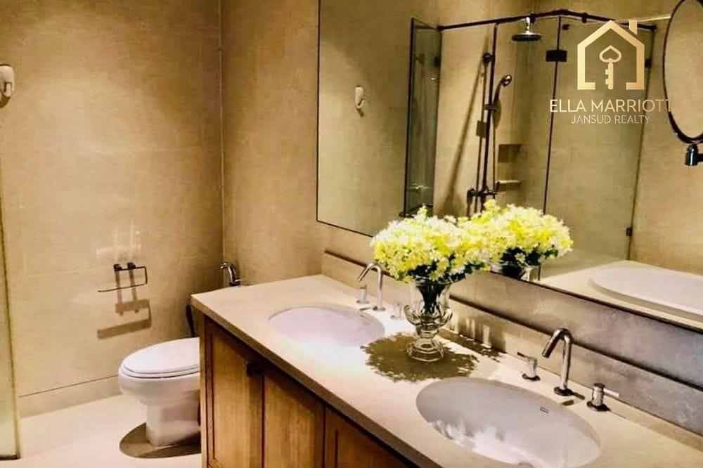 "Experience Urban Luxury in Bangkok's Duplex Retreat" 7