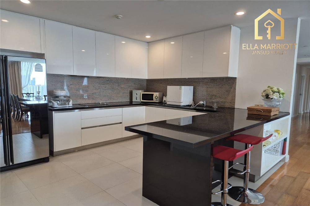 4-Bedroom Condo for Sale at Chamchuri Residence - 5 Mins Walk to MRT Sam Yan 10
