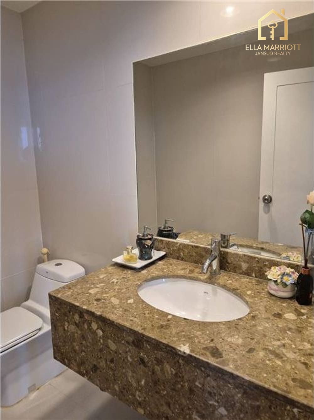 4-Bedroom Condo for Sale at Chamchuri Residence - 5 Mins Walk to MRT Sam Yan 14
