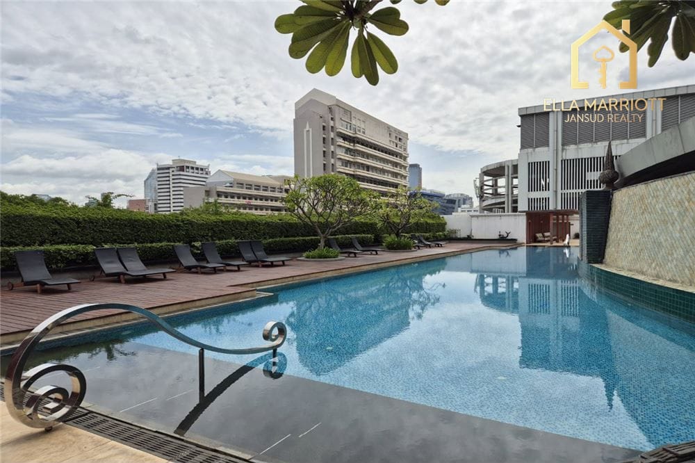 4-Bedroom Condo for Sale at Chamchuri Residence - 5 Mins Walk to MRT Sam Yan 17