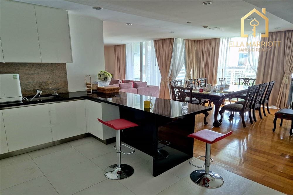 4-Bedroom Condo for Sale at Chamchuri Residence - 5 Mins Walk to MRT Sam Yan 5