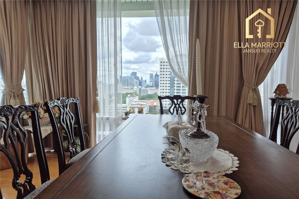 4-Bedroom Condo for Sale at Chamchuri Residence - 5 Mins Walk to MRT Sam Yan 6