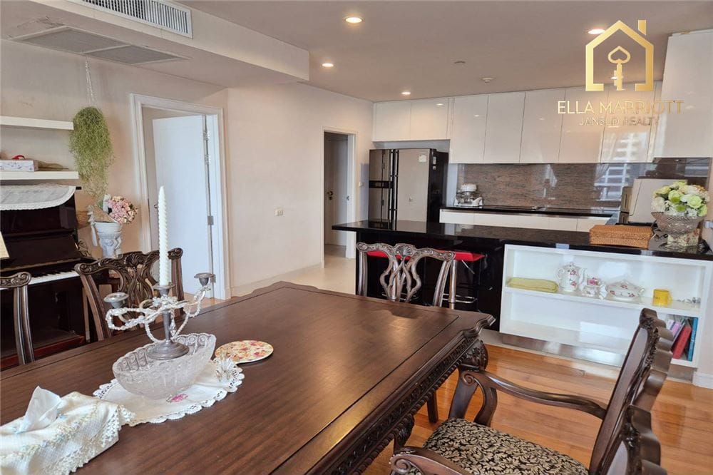4-Bedroom Condo for Sale at Chamchuri Residence - 5 Mins Walk to MRT Sam Yan 7