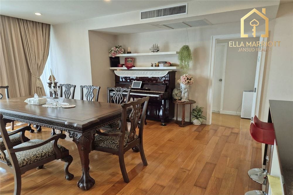 4-Bedroom Condo for Sale at Chamchuri Residence - 5 Mins Walk to MRT Sam Yan 8