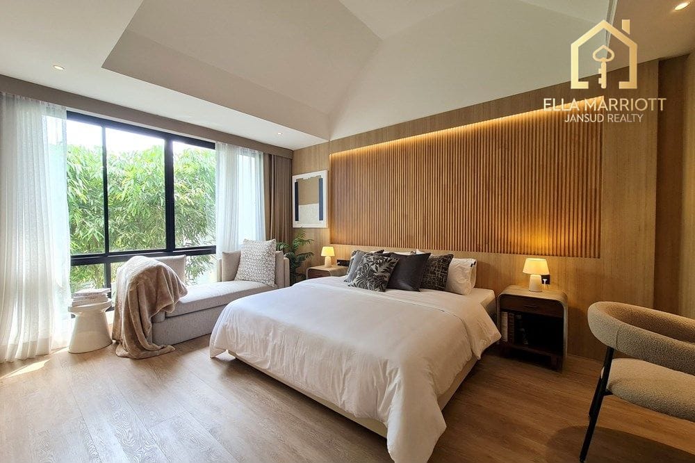 Bright & Spacious Renovated Townhouse in Sukhumvit 14