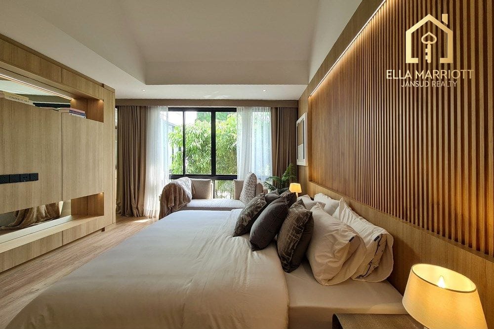 Bright & Spacious Renovated Townhouse in Sukhumvit 15