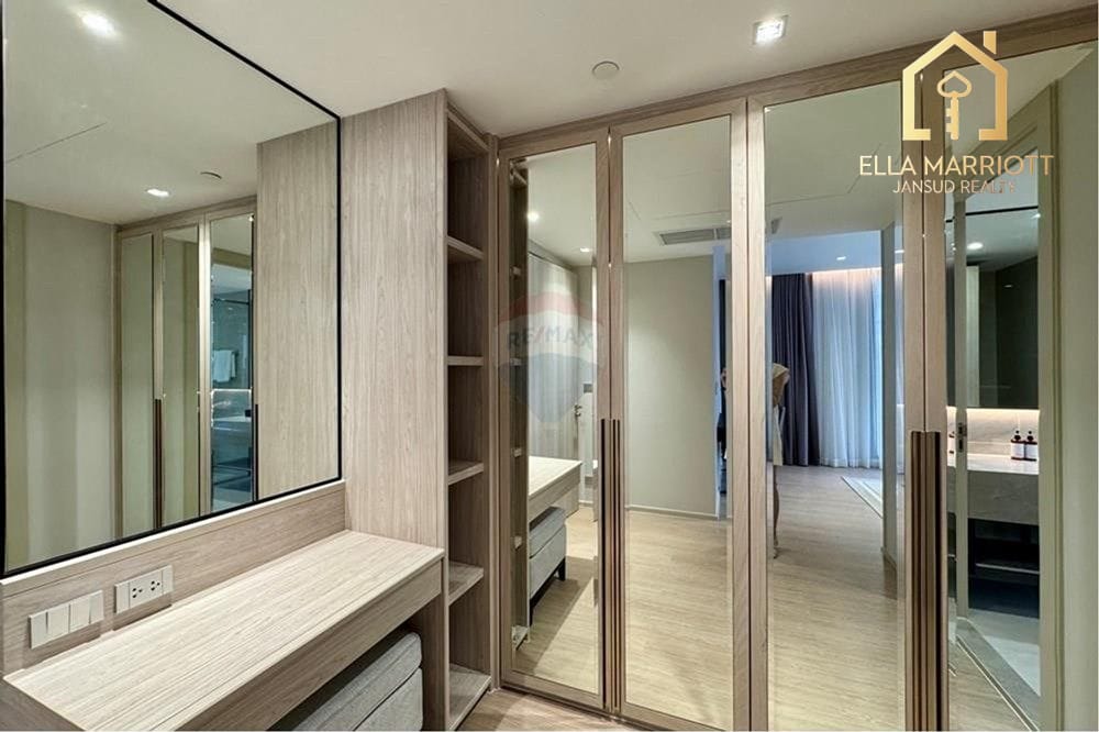 Pet-Friendly 3-Bedroom Condo for Sale in Sukhumvit 20 10