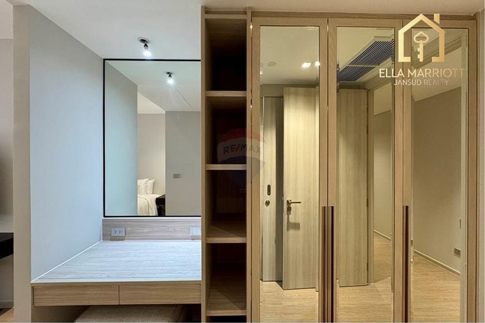 Pet-Friendly 3-Bedroom Condo for Sale in Sukhumvit 20 6