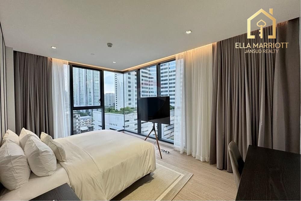 Pet-Friendly 3-Bedroom Condo for Sale in Sukhumvit 20 9