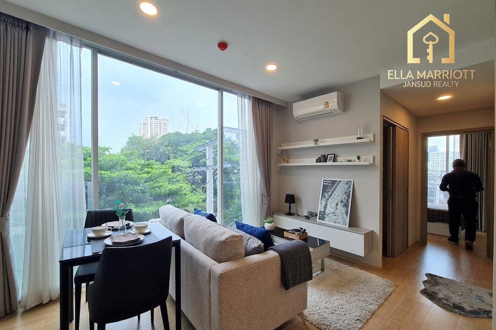 Prime Thonglor 2 Bedroom Corner Condo with Pool View - Perfect Investment Opportunity 2