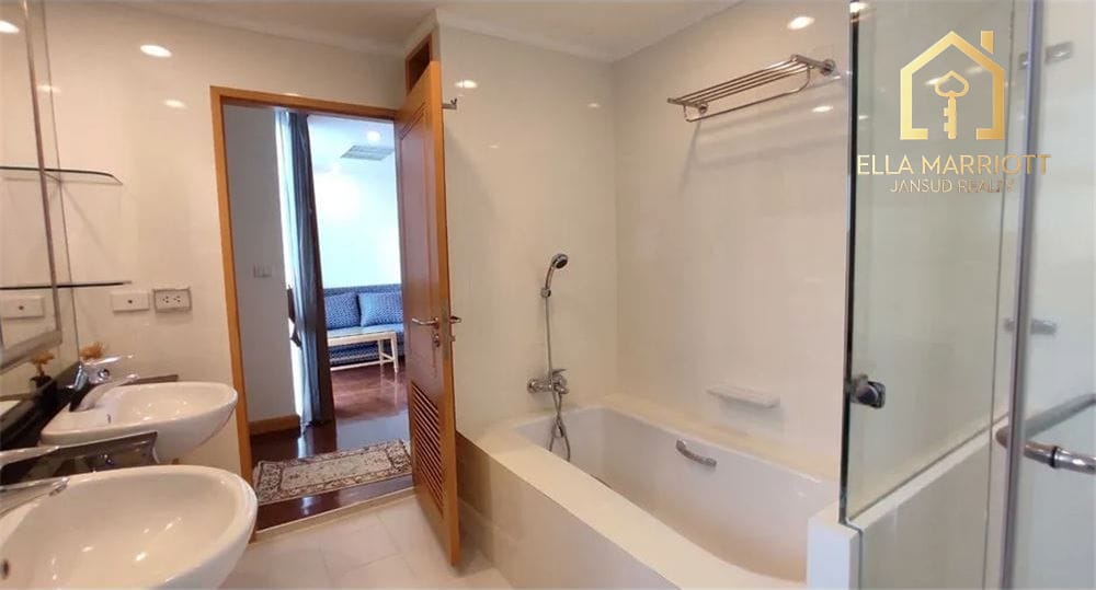 Geräumige, tierfreundliche 3-Zimmer-Wohnung zur Miete in Sukhumvit 22 - 274 m² 11