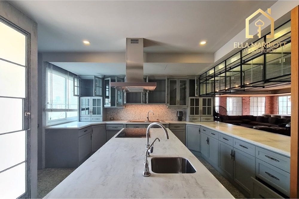 Turnberry Condo – Industrial Loft Living in Sukhumvit 33 7