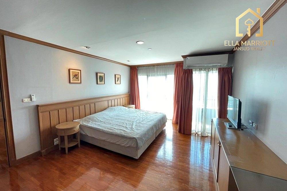 3-Bedroom Condo at Sathorn Gardens — 13 min walk to MRT Si Lom 13