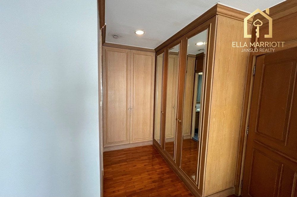 3-Bedroom Condo at Sathorn Gardens — 13 min walk to MRT Si Lom 15