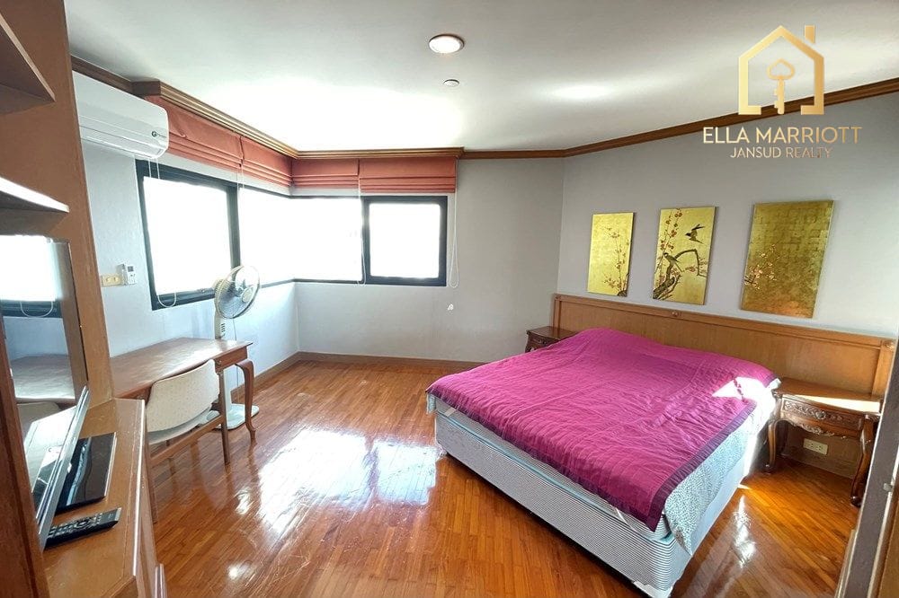 3-Bedroom Condo at Sathorn Gardens — 13 min walk to MRT Si Lom 16