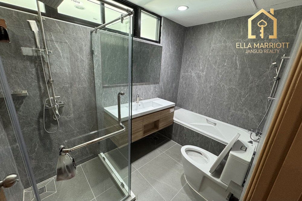 3-Bedroom Condo at Sathorn Gardens — 13 min walk to MRT Si Lom 6