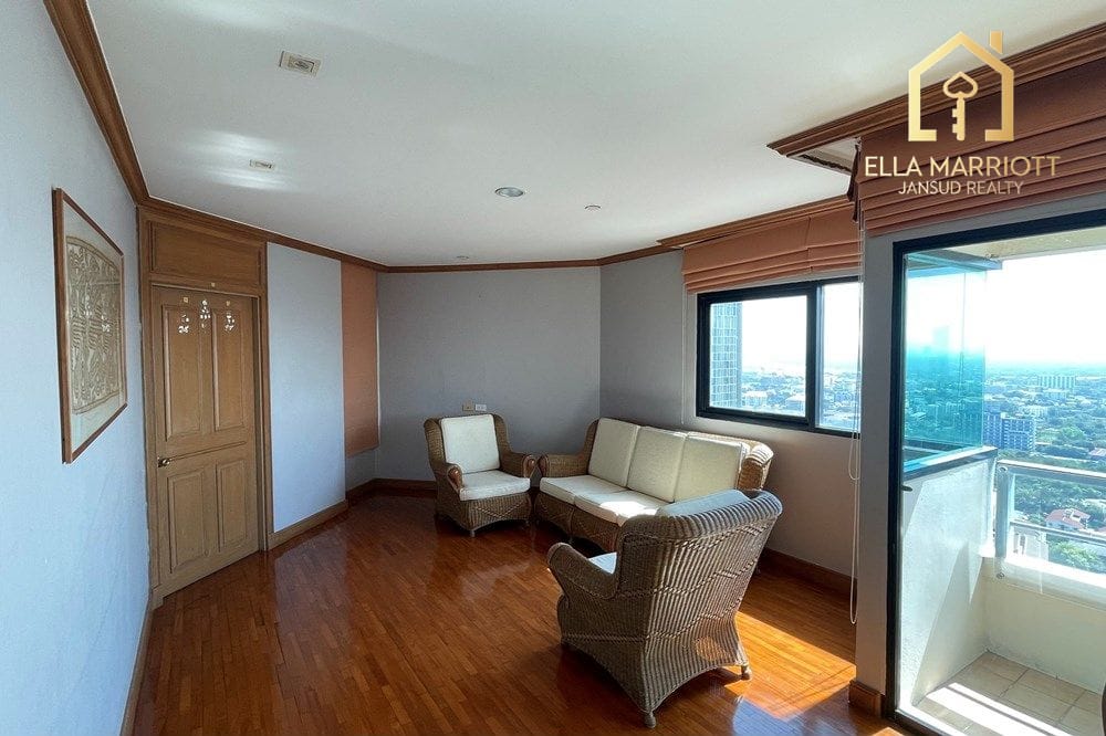 3-Bedroom Condo at Sathorn Gardens — 13 min walk to MRT Si Lom 7