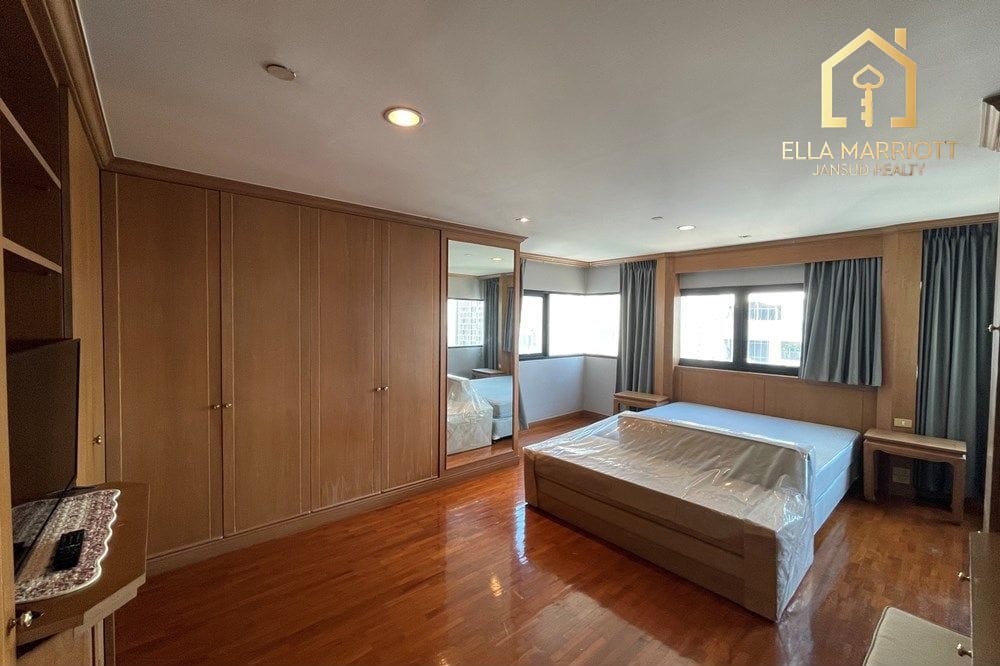 3-Bedroom Condo at Sathorn Gardens — 13 min walk to MRT Si Lom 8