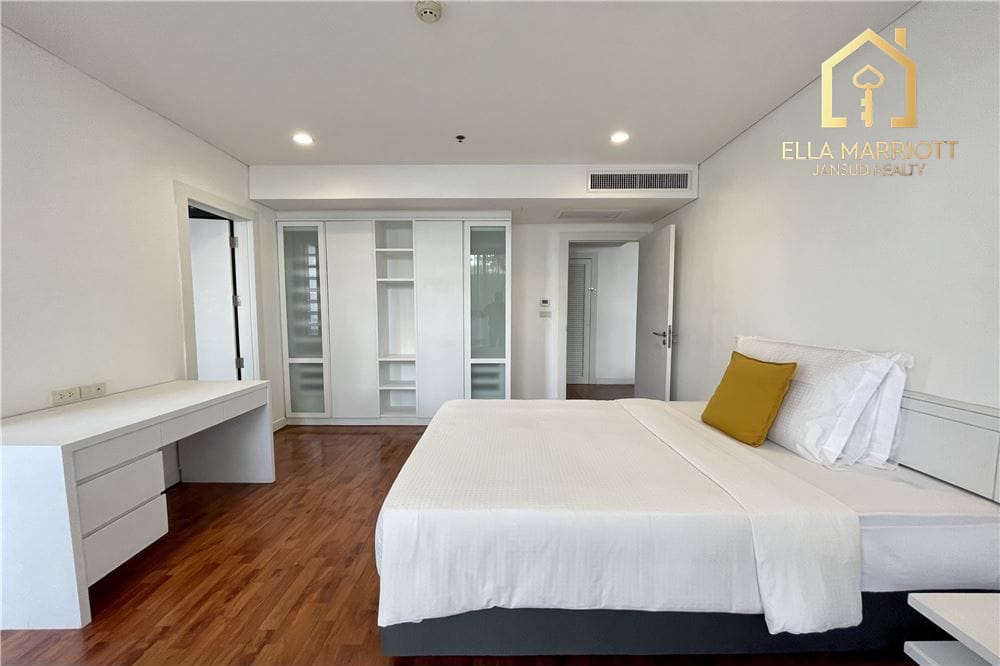 Pet Friendly 4BR | 290sqm Private Pool & Garden | Heart of Ekamai 10
