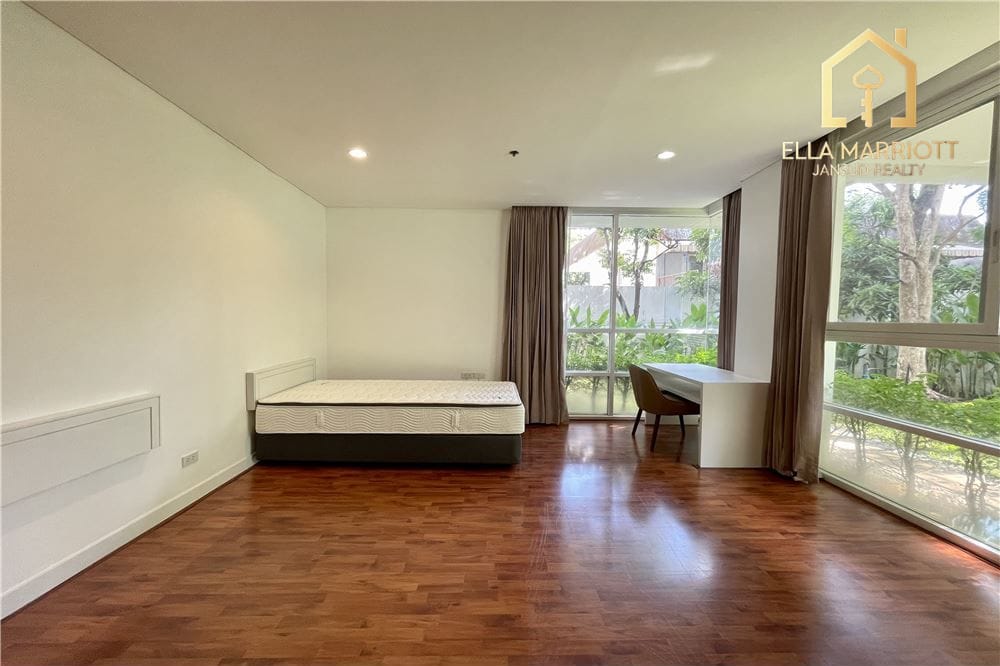 Pet Friendly 4BR | 290sqm Private Pool & Garden | Heart of Ekamai 12