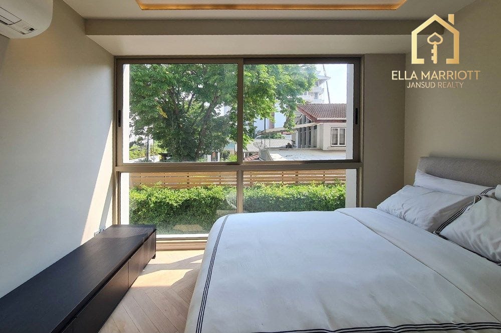 Exclusive Promphong 2BR Corner Unit - Ready to move in. 4
