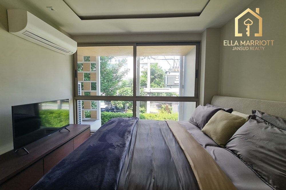 Exclusive Promphong 2BR Corner Unit - Ready to move in. 5