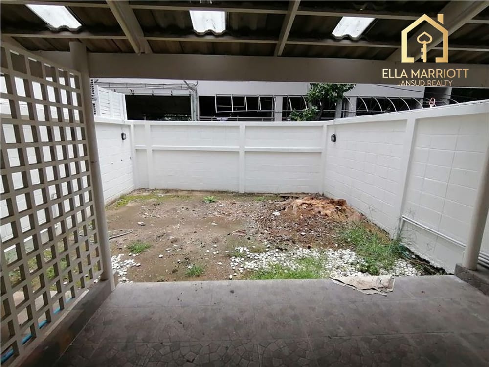 Reihenhaus mit 2 Schlafzimmern zur Miete in Sukhumvit 39 nahe BTS 11