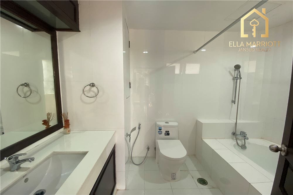 Rent 110K | 330sqm 3BR Apartment | Asoke | Pet-Friendly  | High Fl 12