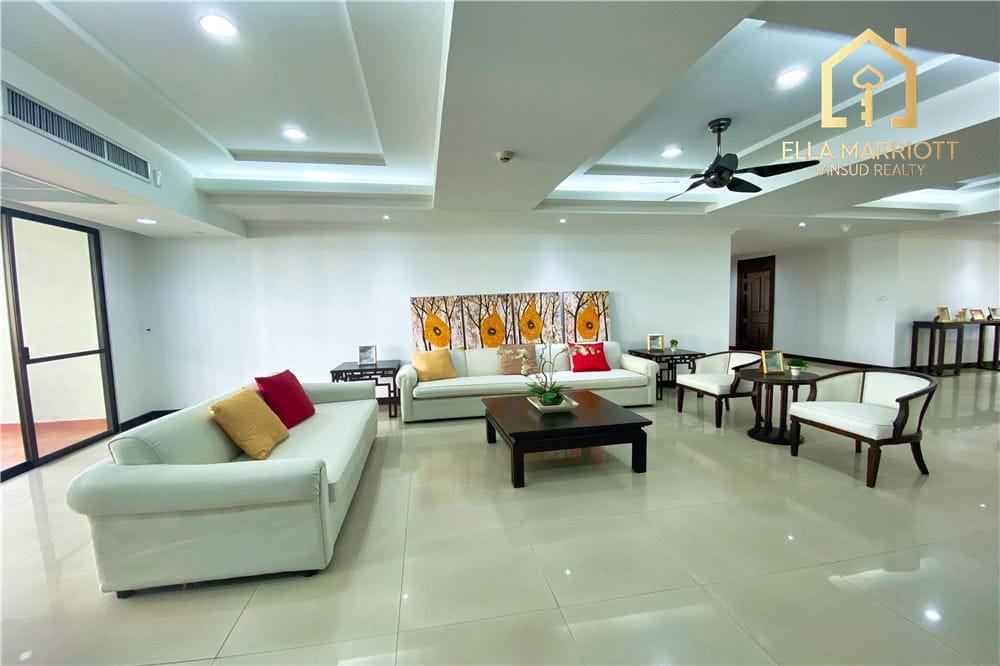 Rent 110K | 330sqm 3BR Apartment | Asoke | Pet-Friendly  | High Fl 2