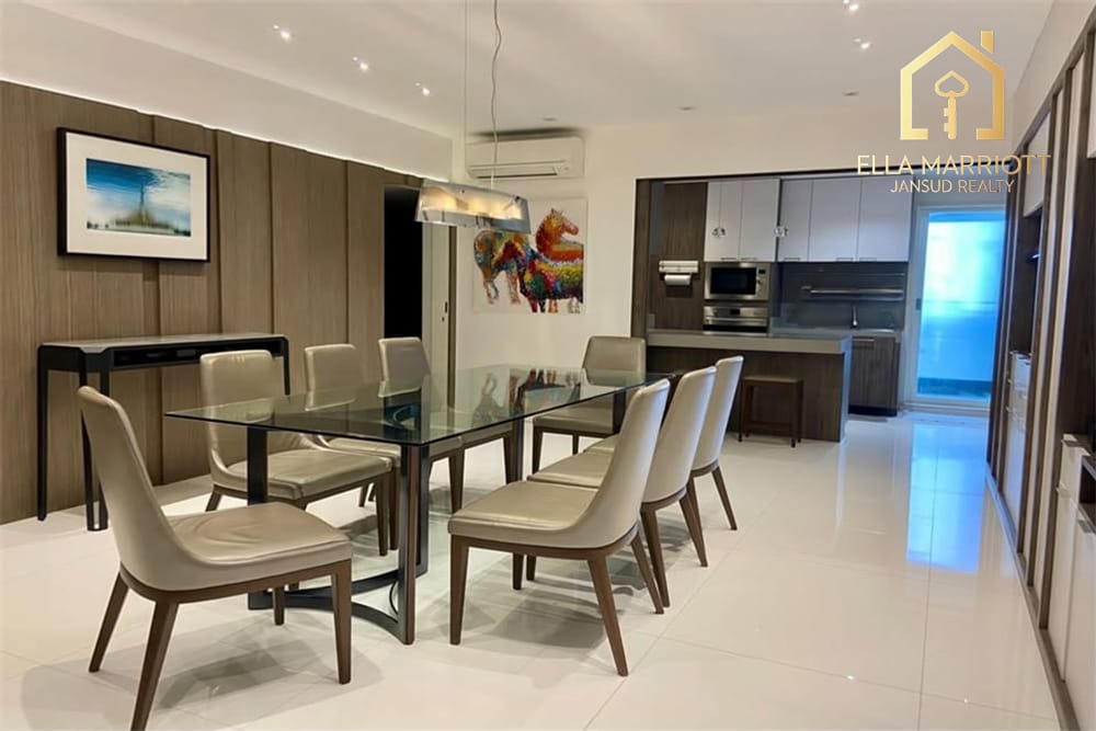 3-Bedroom Condo at Royal Castle — 9 min walk to BTS Phrom Phong 2