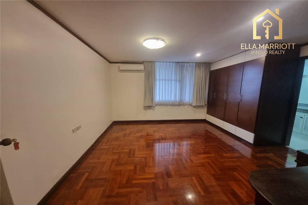300 qm neu renovierte Maisonette-Wohnung zu vermieten in Sukhumvit 24 - Haustierfreundlich. 11