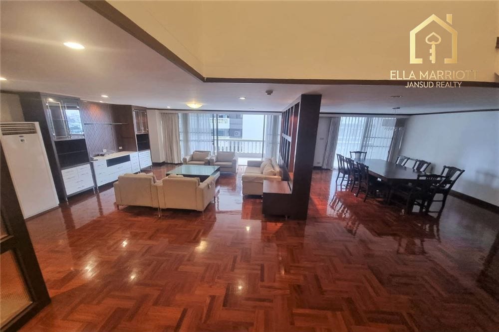 300 qm neu renovierte Maisonette-Wohnung zu vermieten in Sukhumvit 24 - Haustierfreundlich. 2