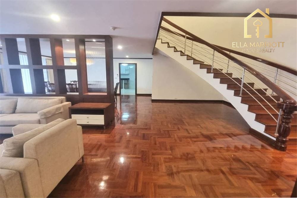 300 qm neu renovierte Maisonette-Wohnung zu vermieten in Sukhumvit 24 - Haustierfreundlich. 3