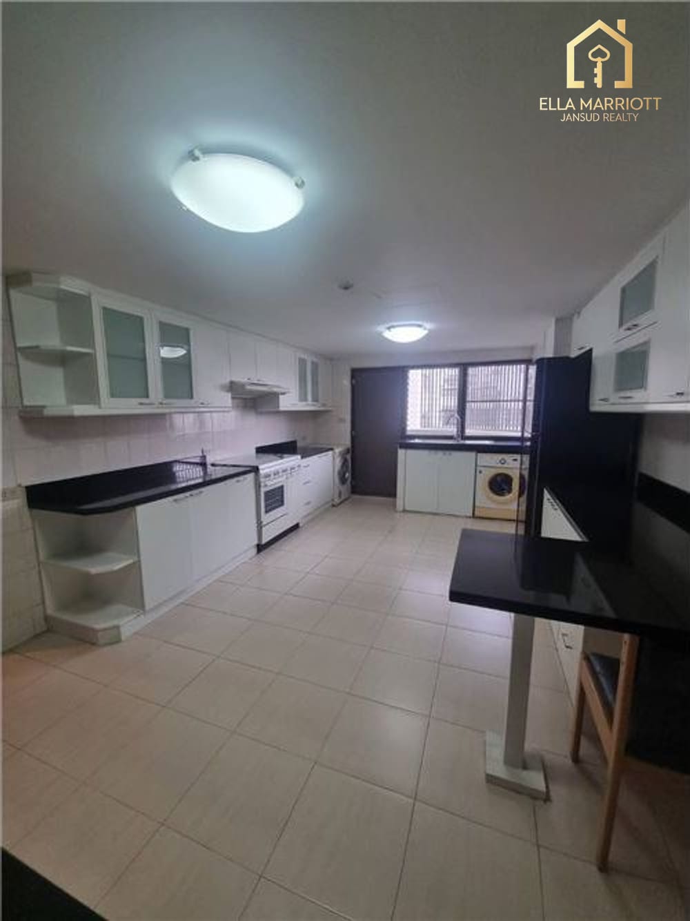 300 qm neu renovierte Maisonette-Wohnung zu vermieten in Sukhumvit 24 - Haustierfreundlich. 5